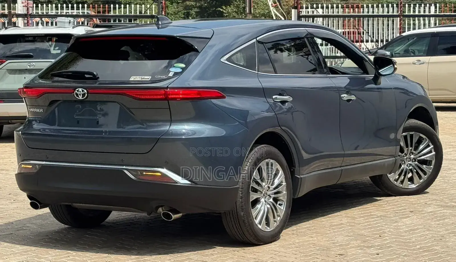 Toyota Harrier 2.0 2020 Gray