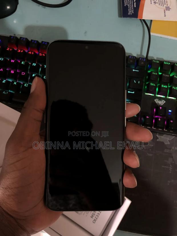 New Tecno Camon 50 Pro 256 GB Gray - thumbnail 4