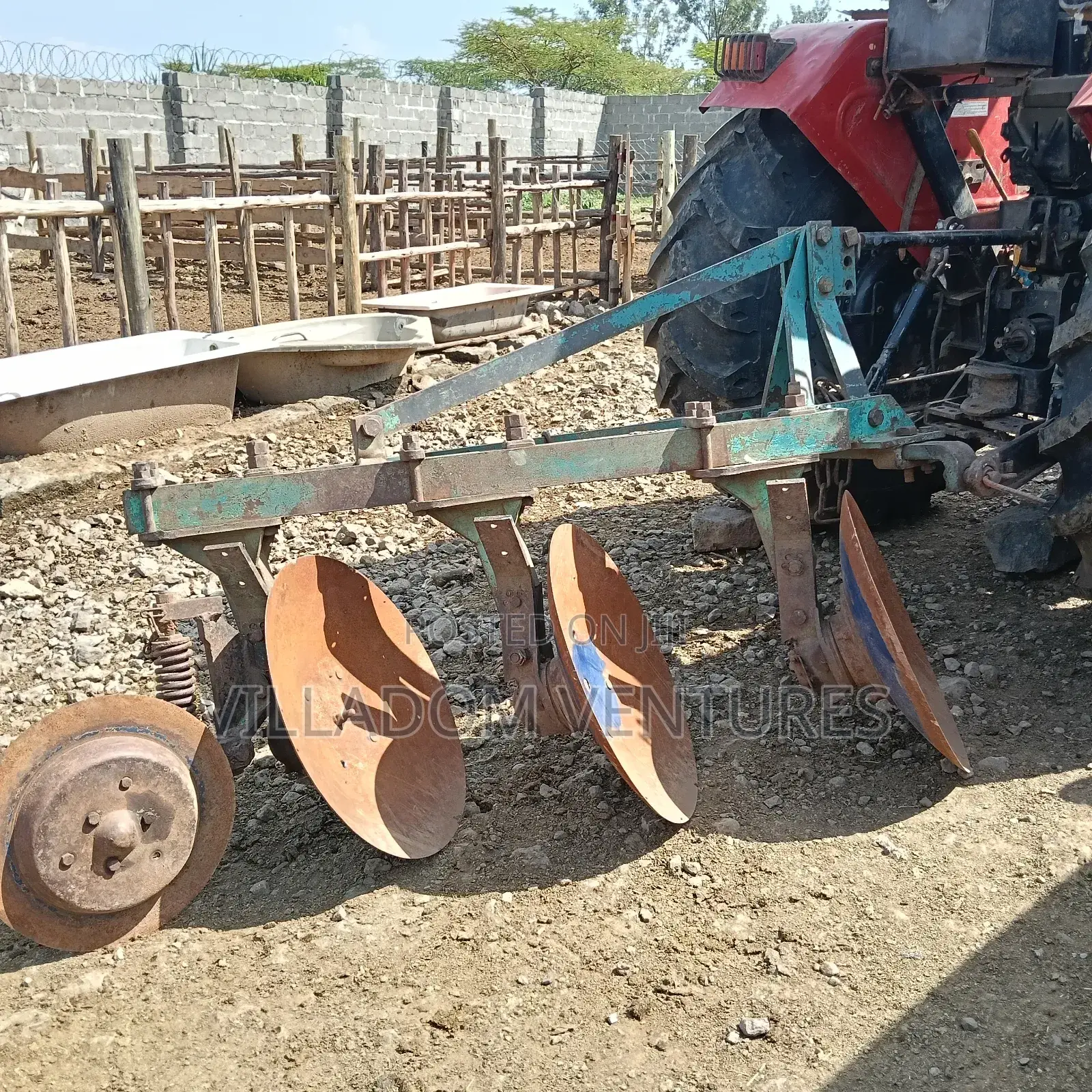 Quick Sale Case 3 Jx 75t in Excellent Condition/Nardi 3disc Plough