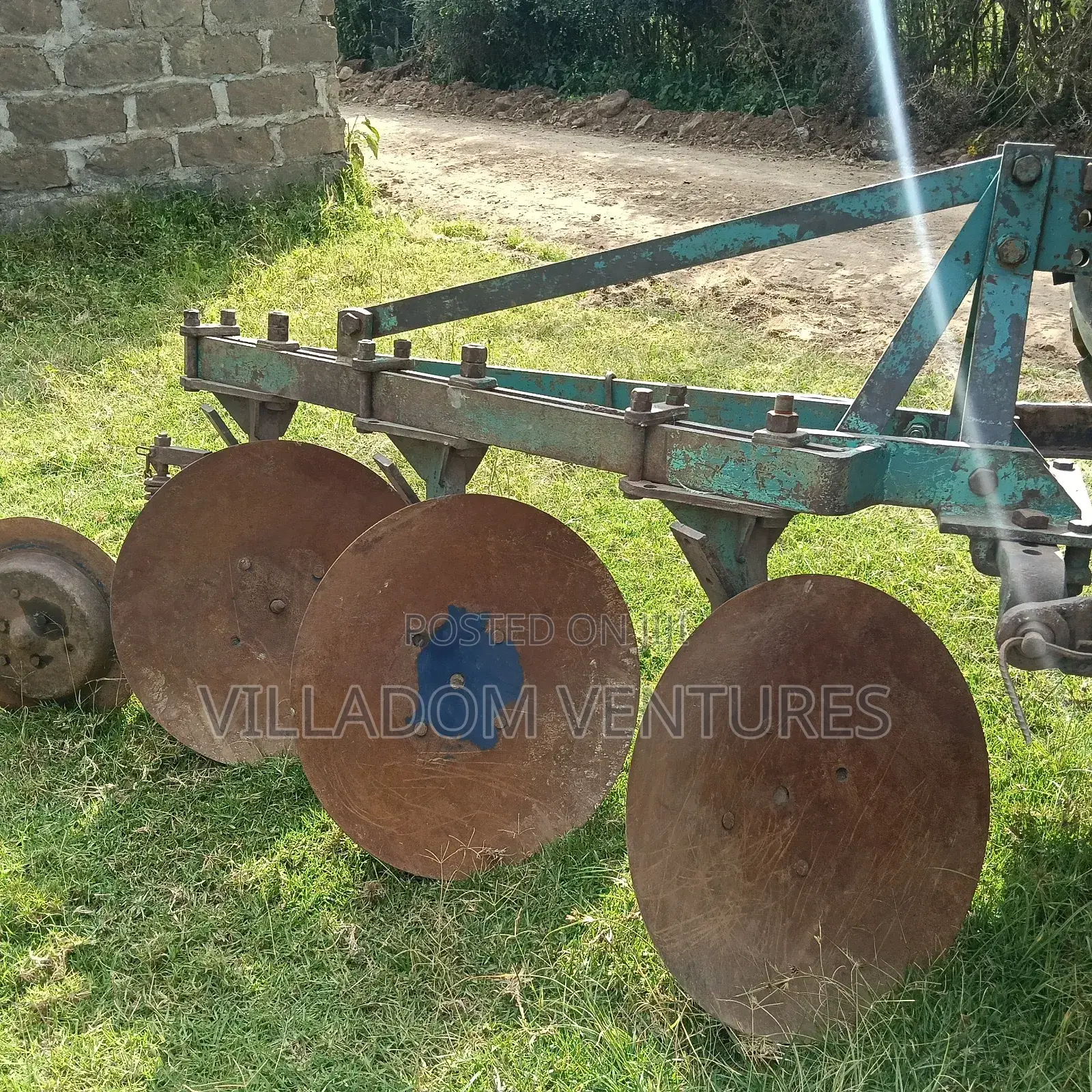 Quick Sale Case 3 Jx 75t in Excellent Condition/Nardi 3disc Plough