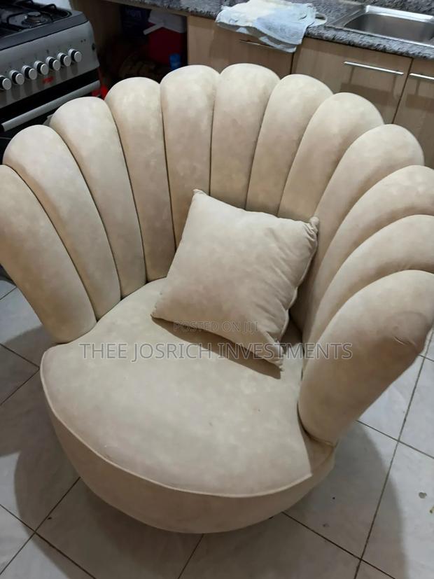 5 Seater Floral Sofa - thumbnail 4