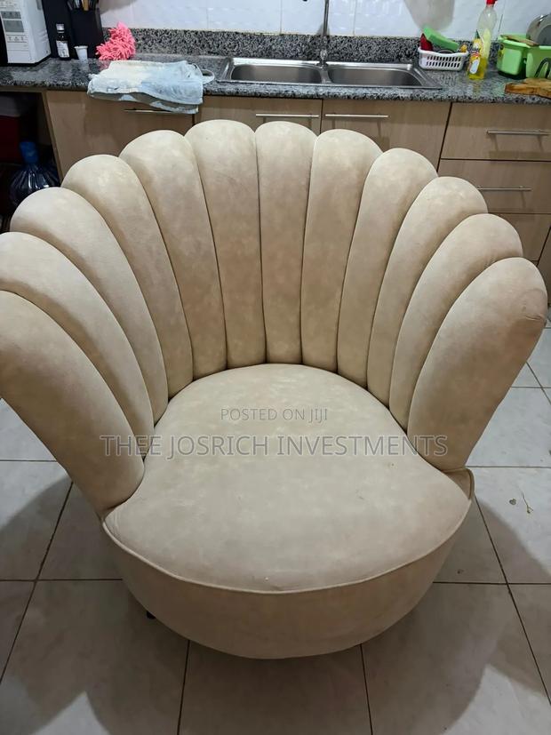 5 Seater Floral Sofa - thumbnail 8
