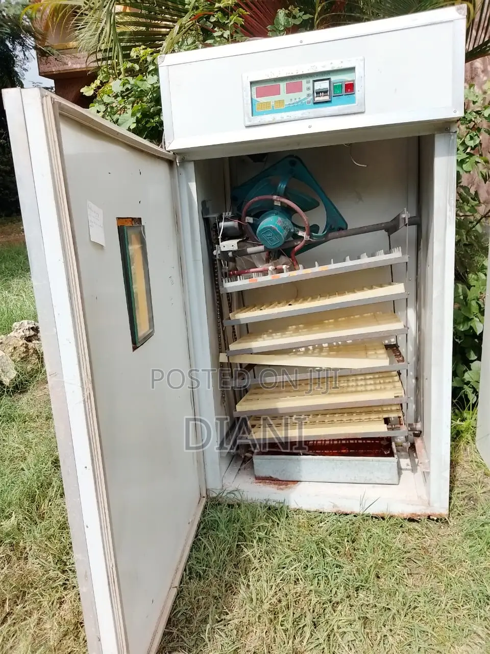 Used 528 Eggs Incubator