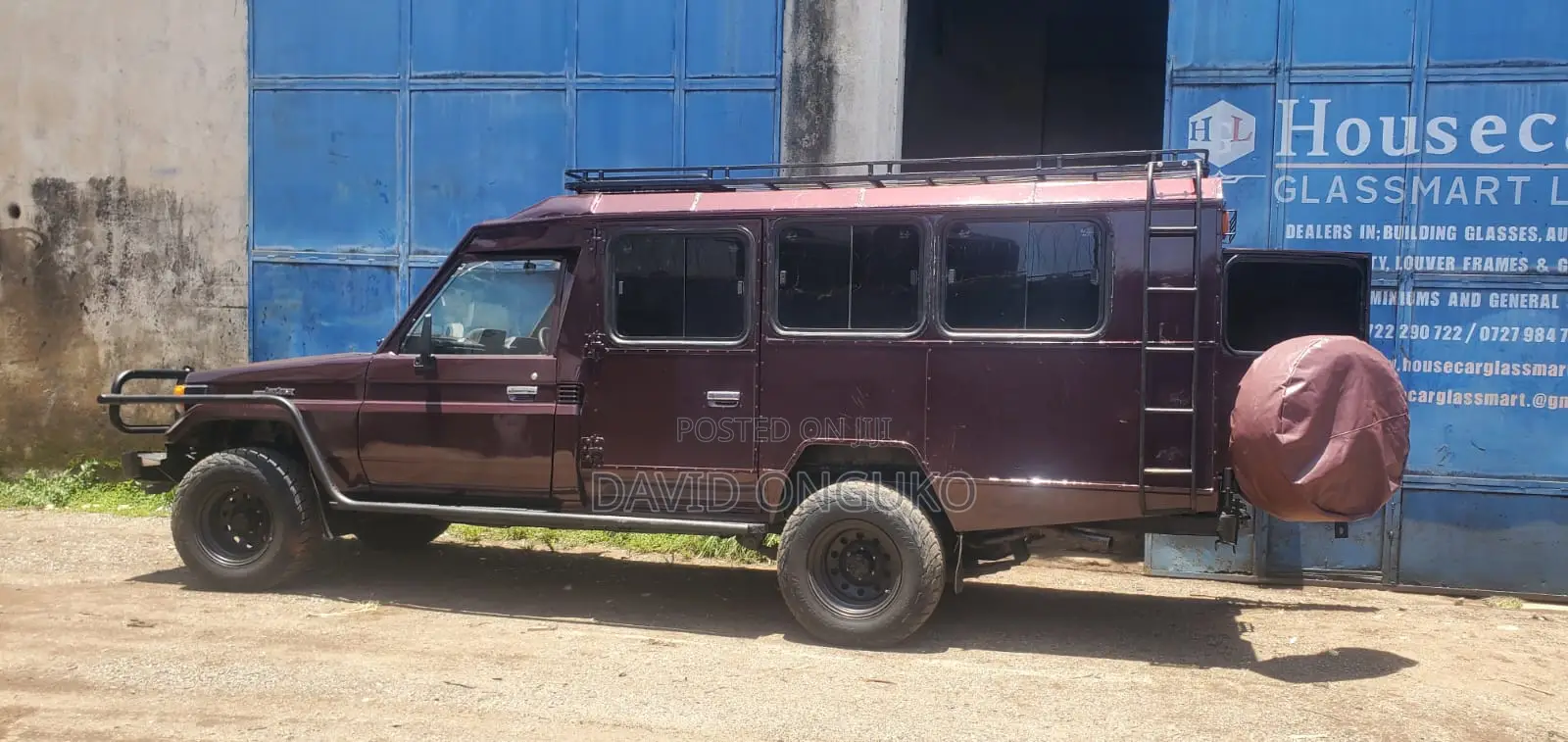 Toyota Land Cruiser 2000 Maroon