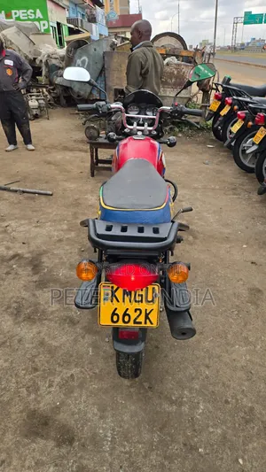 Bajaj Boxer 125 2025 Red