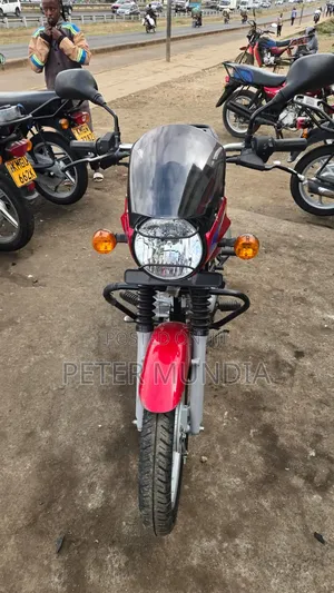 Bajaj Boxer 125 2025 Red