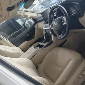 Toyota Land Cruiser 2022 White