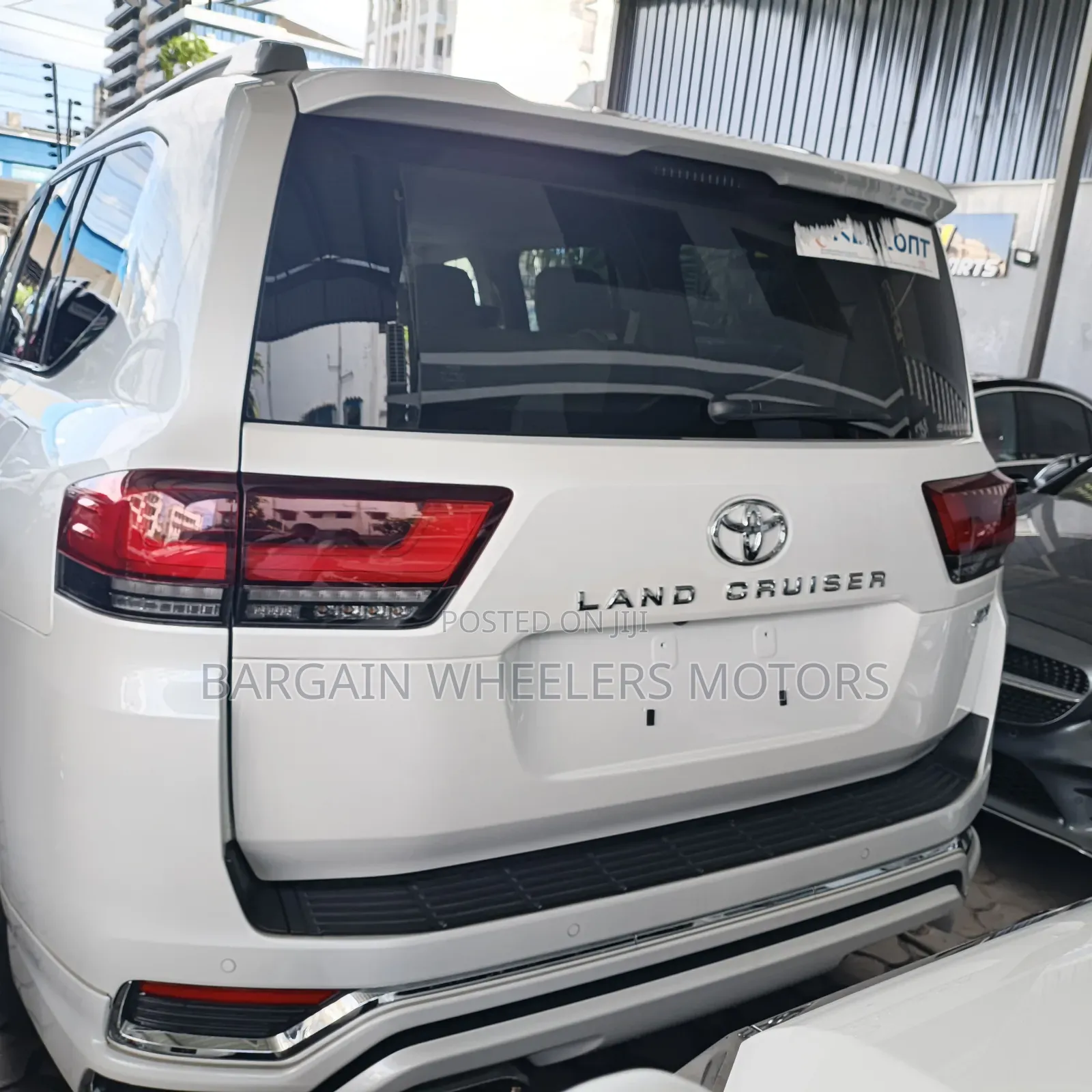 Toyota Land Cruiser 2022 White