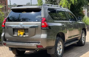 Toyota Land Cruiser Prado 2014 Gray