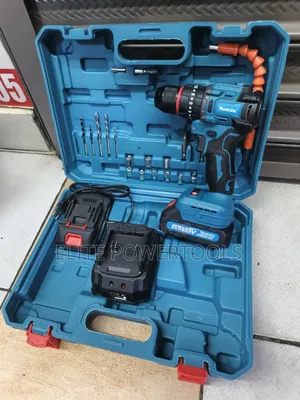 Makita 88v Cordless Drill Set / 2 Batteries Charger