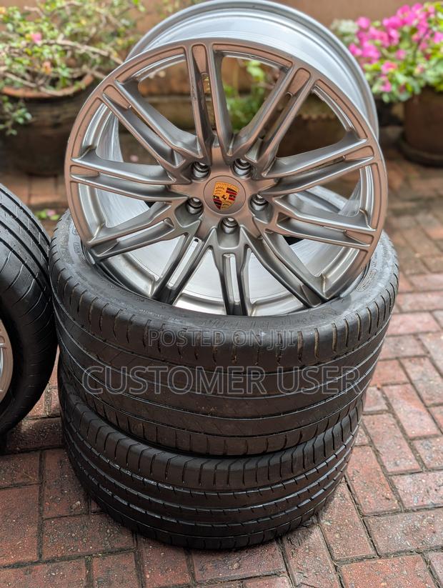 Porsche Cayenne Original 21inch Wheel and Good Year Eagle F1