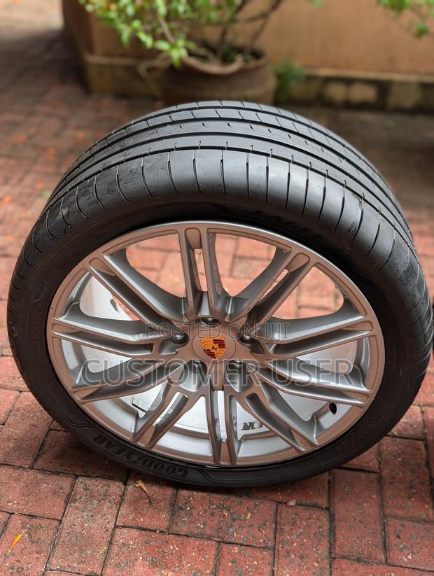 Porsche Cayenne Original 21inch Wheel and Good Year Eagle F1 - thumbnail 2