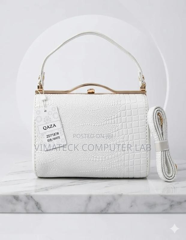 Classy Sling Bag - thumbnail 6