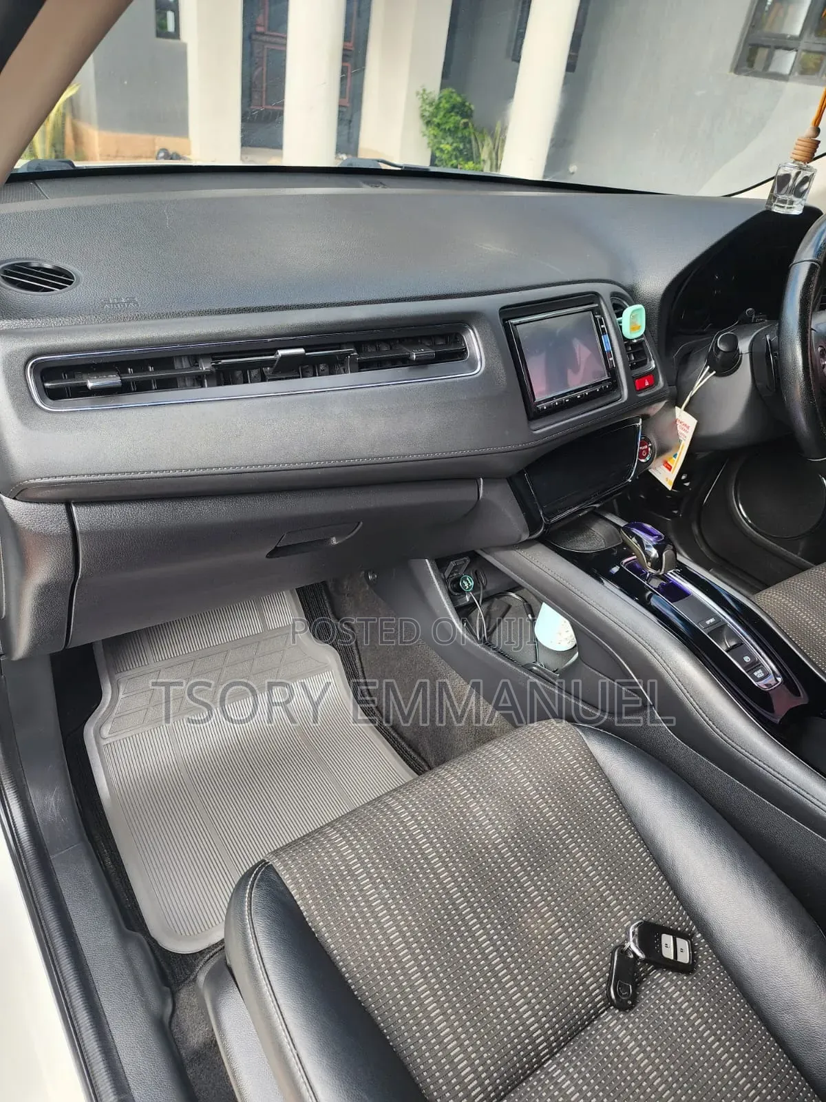 Honda Vezel 2015 White
