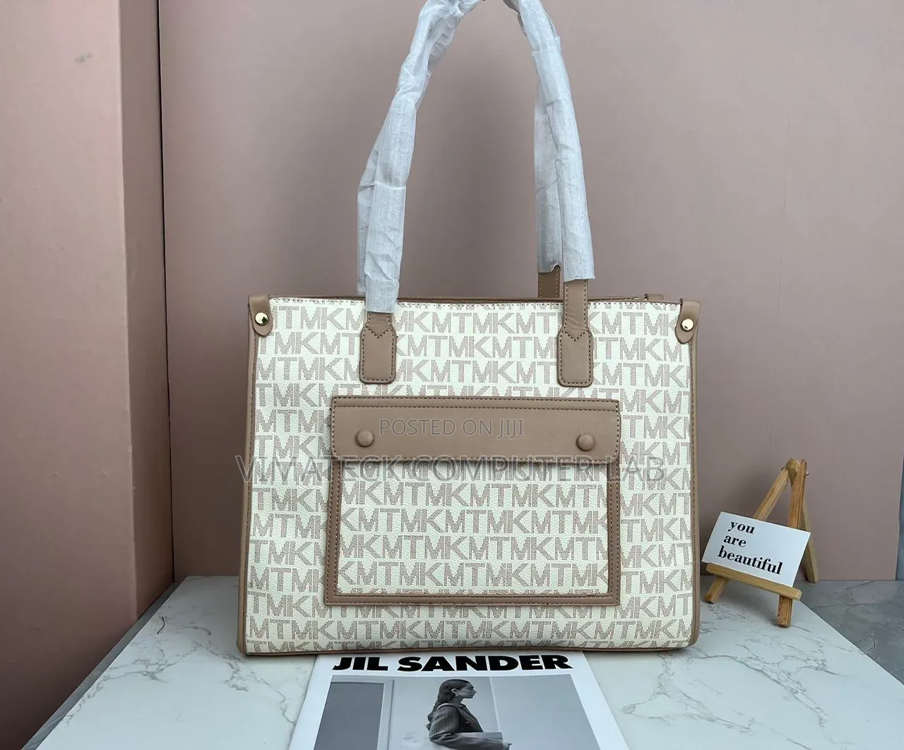 Classy Hand Bagd