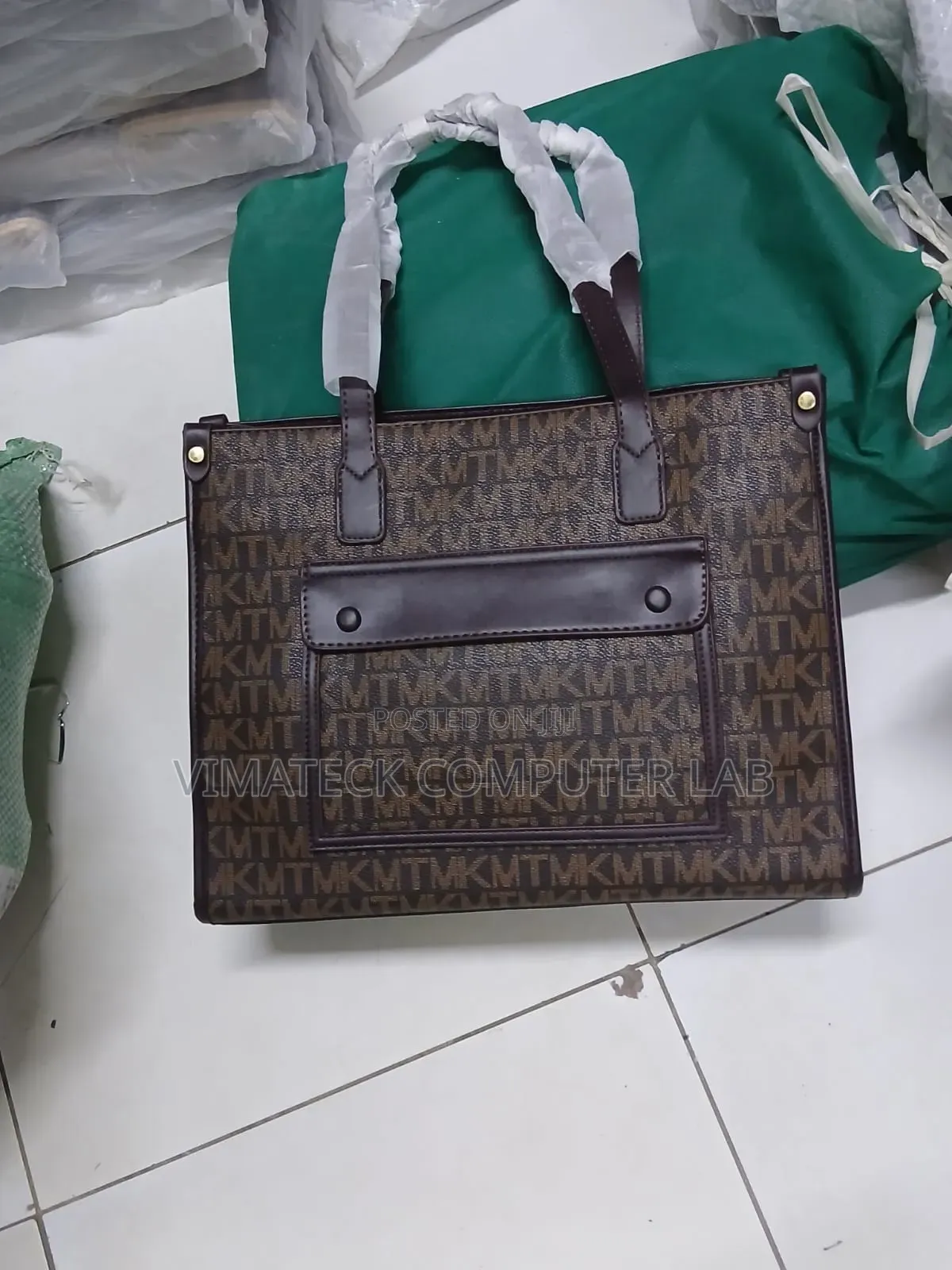Classy Hand Bagd