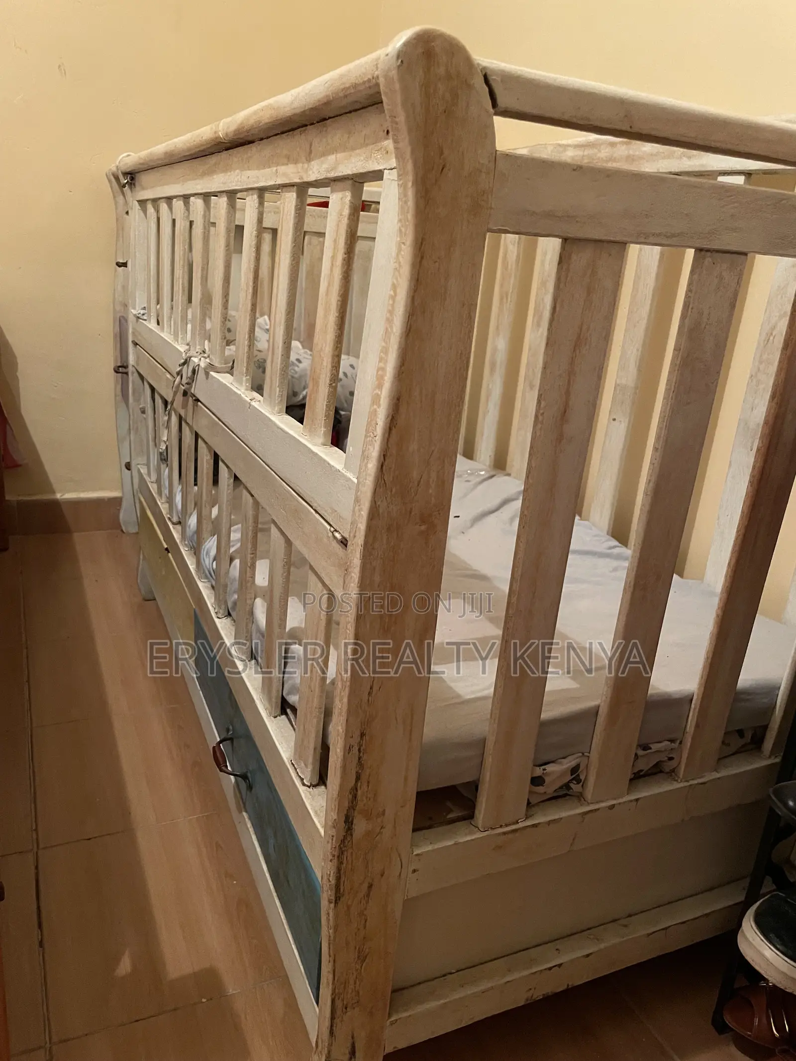 Baby Cot Bed With Storage Drawers
