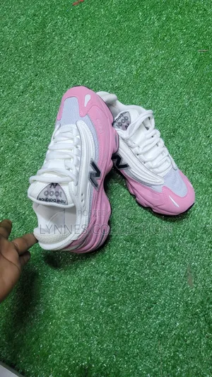 New Balance Ladies Shoes Pink – Stylish Comfortable Sneakers
