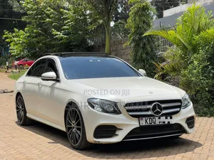Mercedes-Benz E200 2017 Pearl