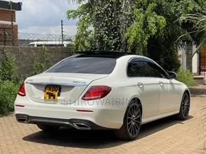 Mercedes-Benz E200 2017 Pearl