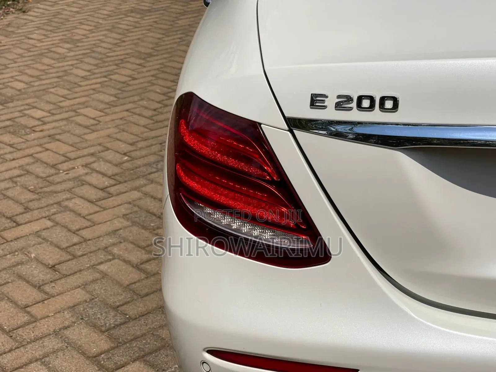 Mercedes-Benz E200 2017 Pearl