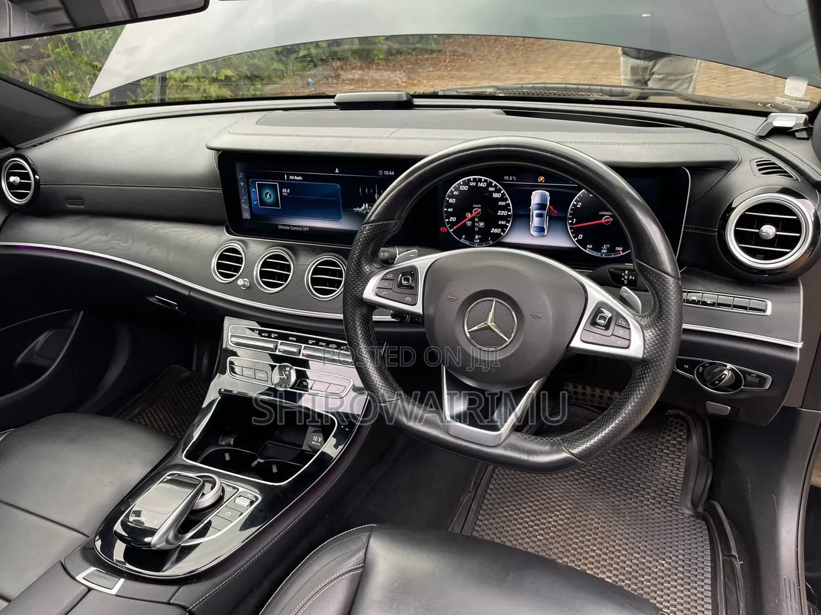 Mercedes-Benz E200 2016 Matt Black