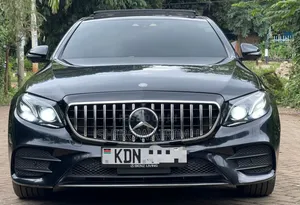 Mercedes-Benz E200 2016 Matt Black