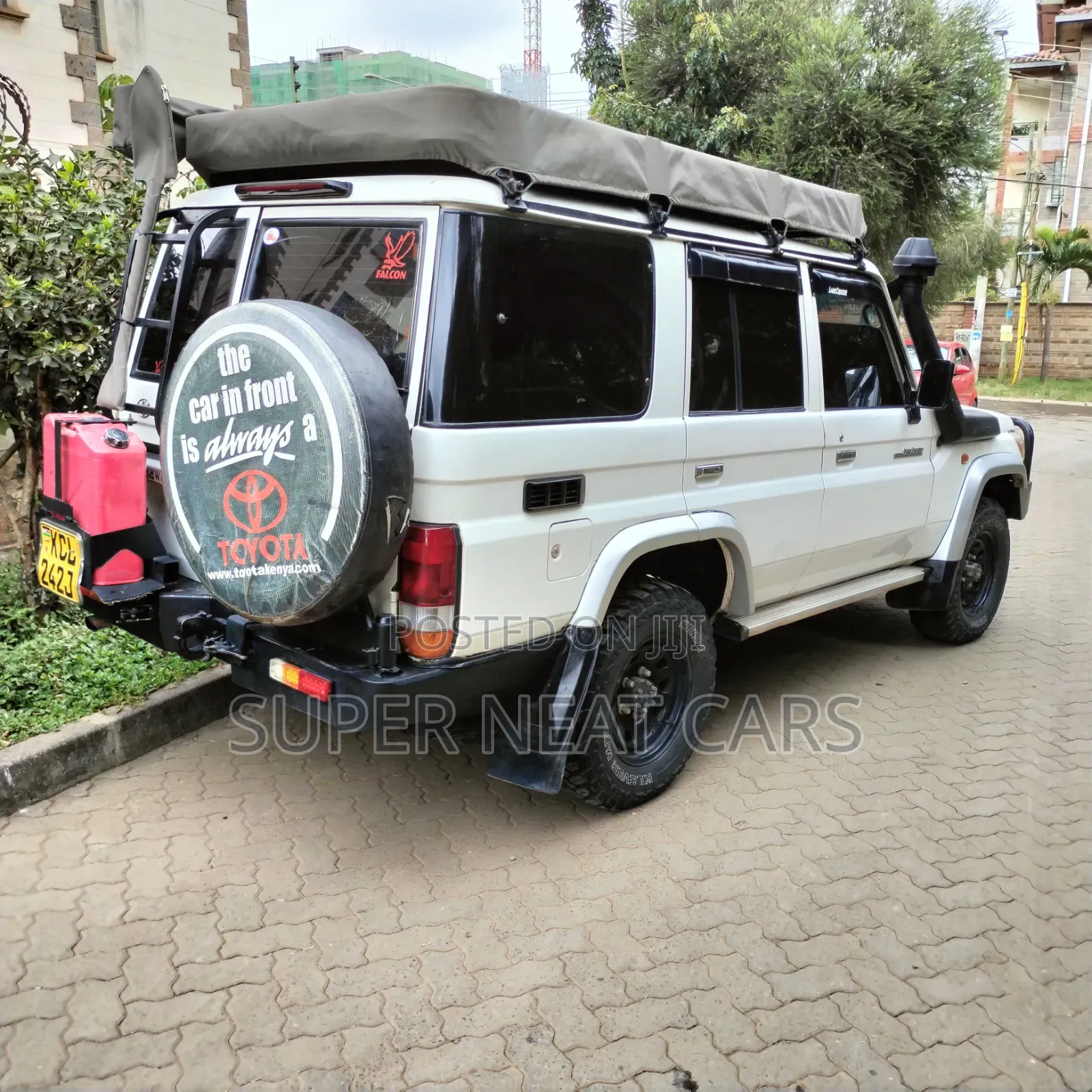 Toyota Land Cruiser 2011 White