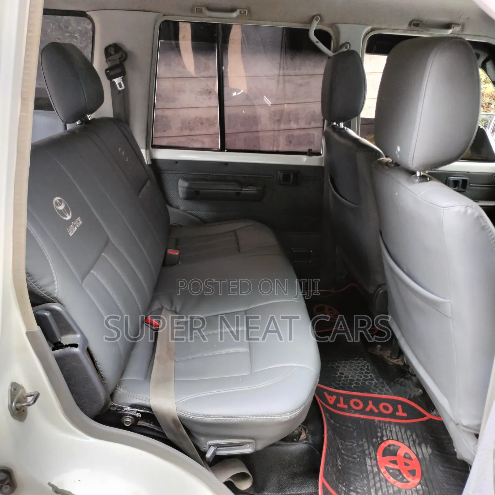 Toyota Land Cruiser 2011 White