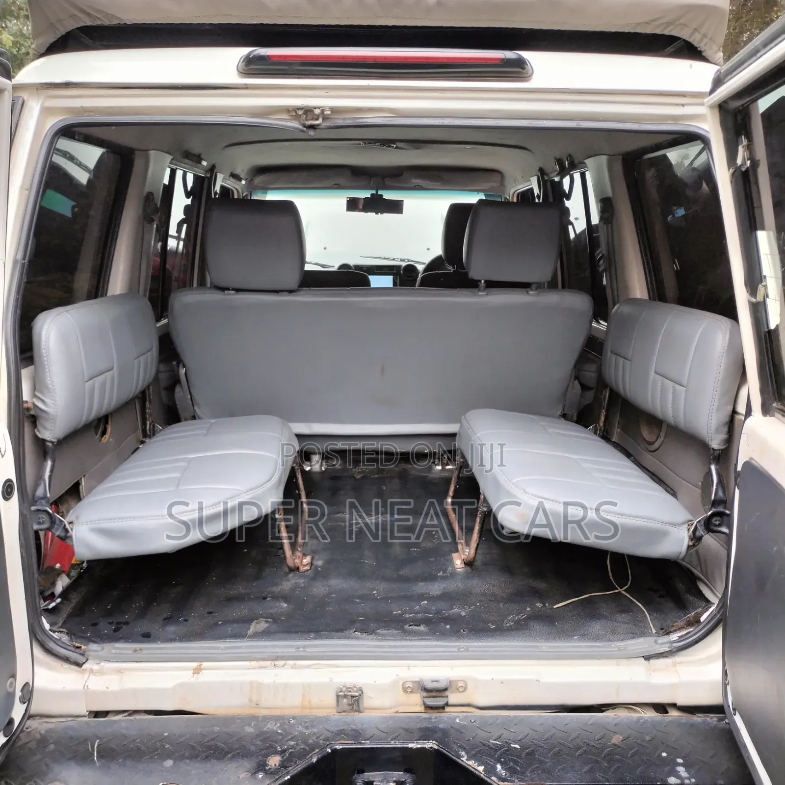 Toyota Land Cruiser 2011 White