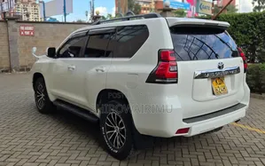 Toyota Land Cruiser Prado 2018 Off white