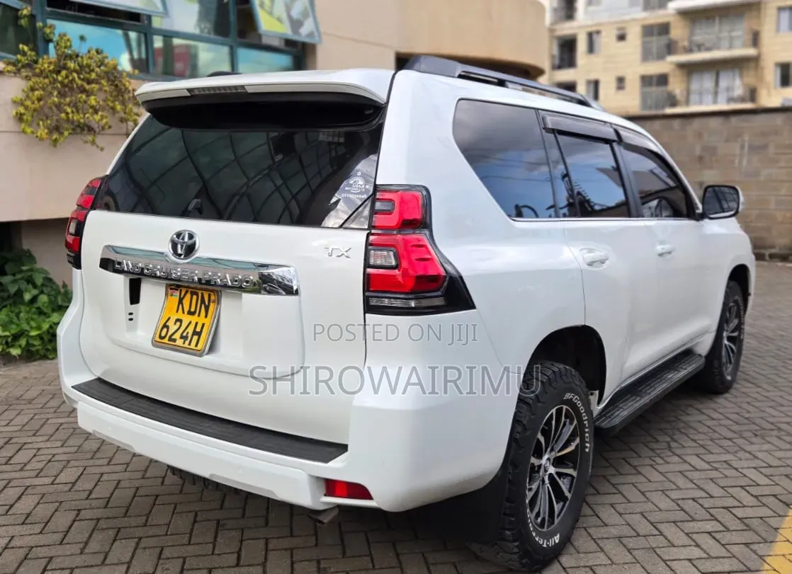 Toyota Land Cruiser Prado 2018 Off white