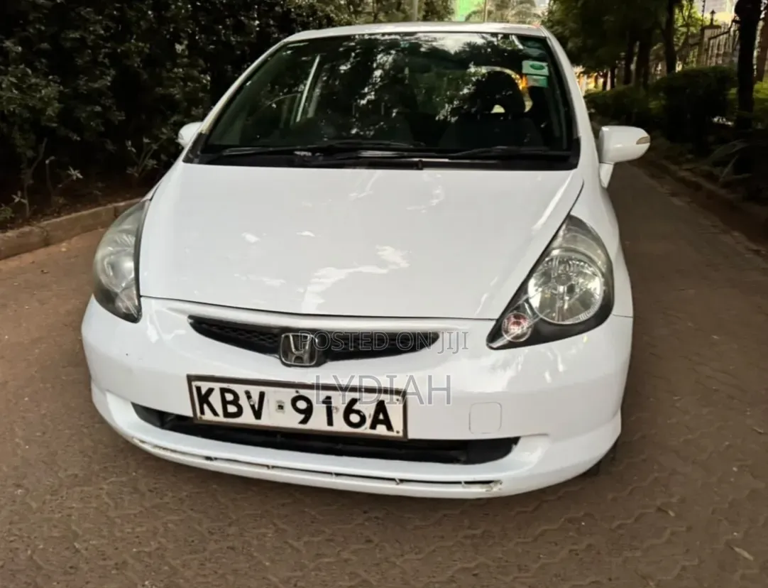 Honda Fit 2006 White