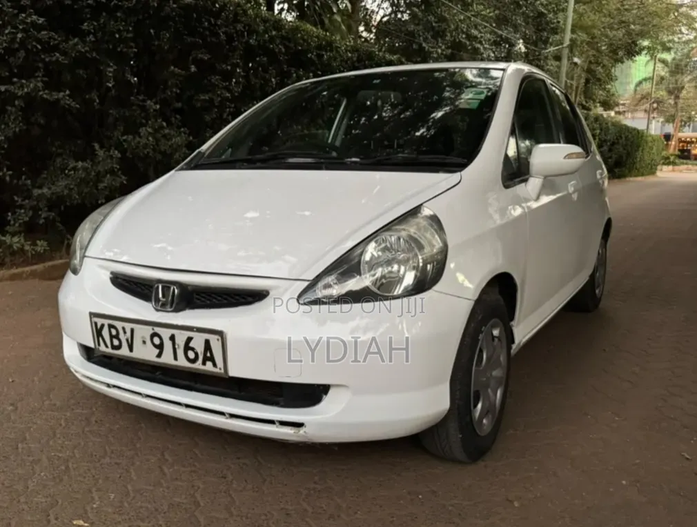 Honda Fit 2006 White