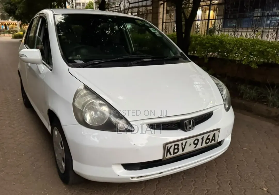 Honda Fit 2006 White