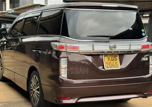 Nissan Elgrand 2017 Maroon