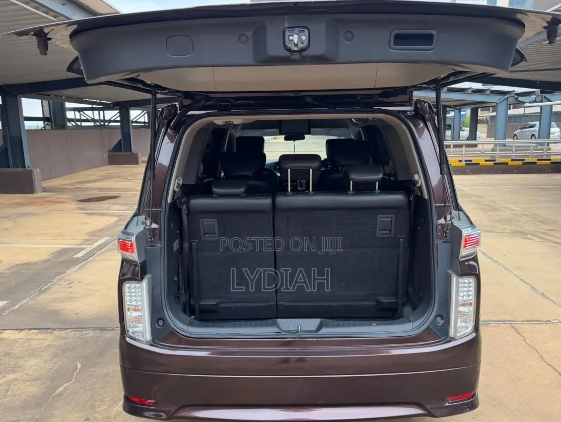 Nissan Elgrand 2017 Maroon
