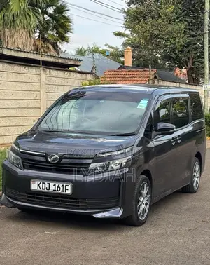 Toyota Voxy 2015 Gray