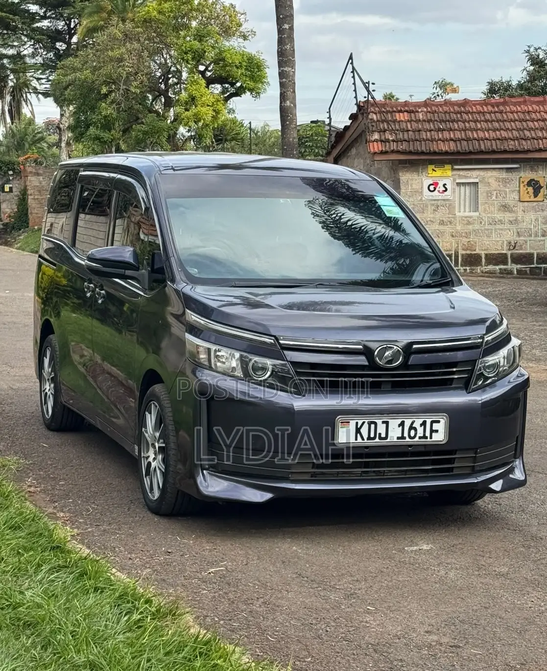 Toyota Voxy 2015 Gray