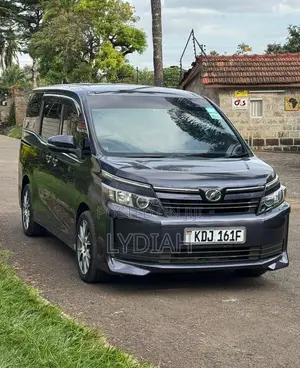 Toyota Voxy 2015 Gray