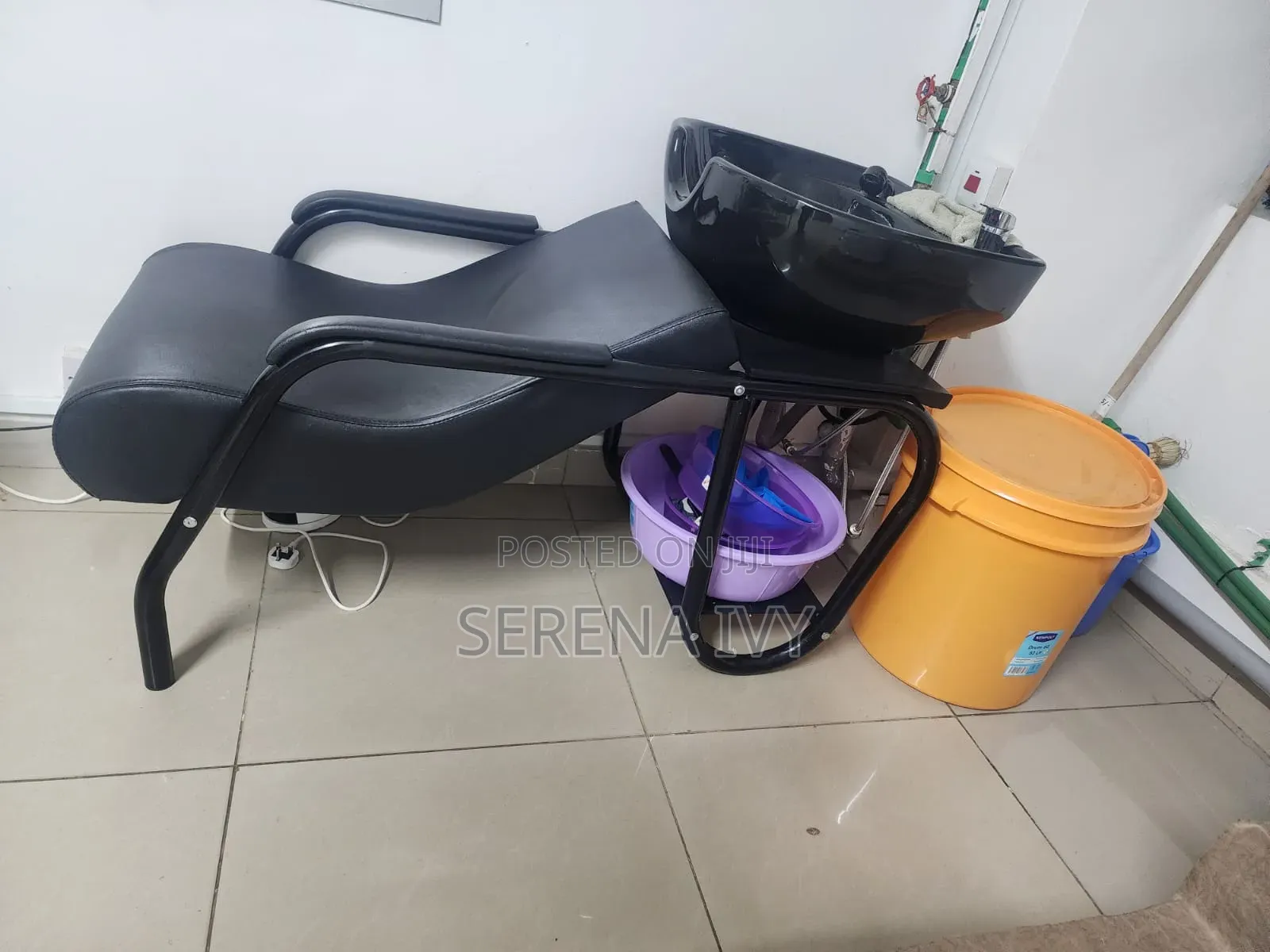 Modern Salon Seat