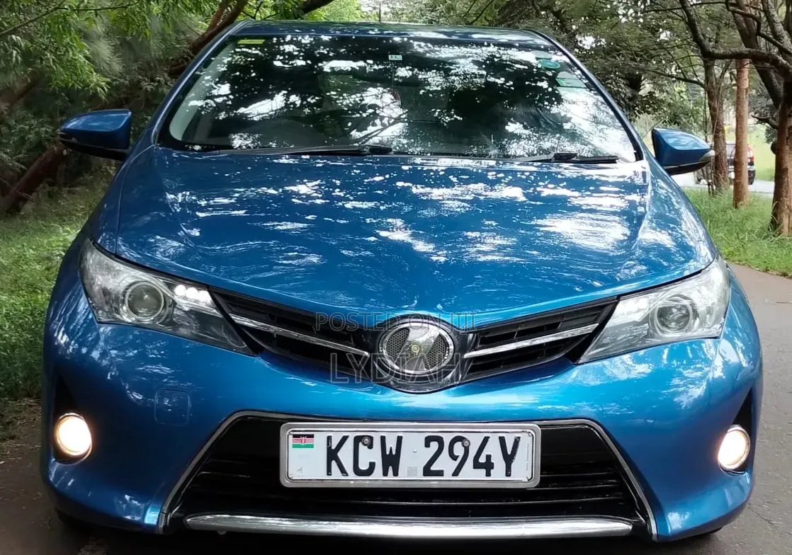 Toyota Auris 2013 Blue