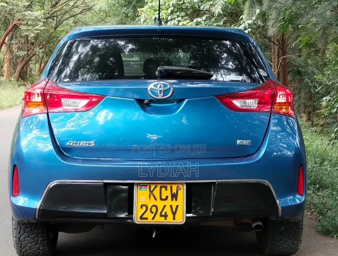 Toyota Auris 2013 Blue
