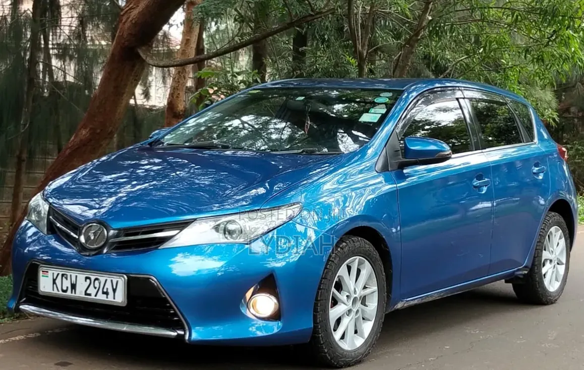 Toyota Auris 2013 Blue