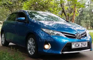 Toyota Auris 2013 Blue