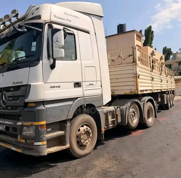 High Sided Trailer Available for Transport Services