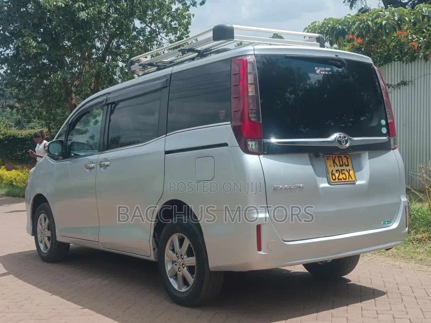 Toyota Esquire 2015 Silver