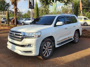 Toyota Land Cruiser 2016 Pearl
