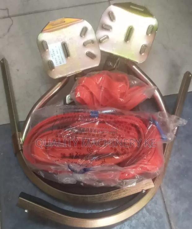 Adjustable Concrete Climber With Safety Belt