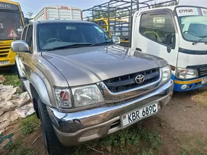 Toyota Hilux 2.5 Cab 2005 Gold